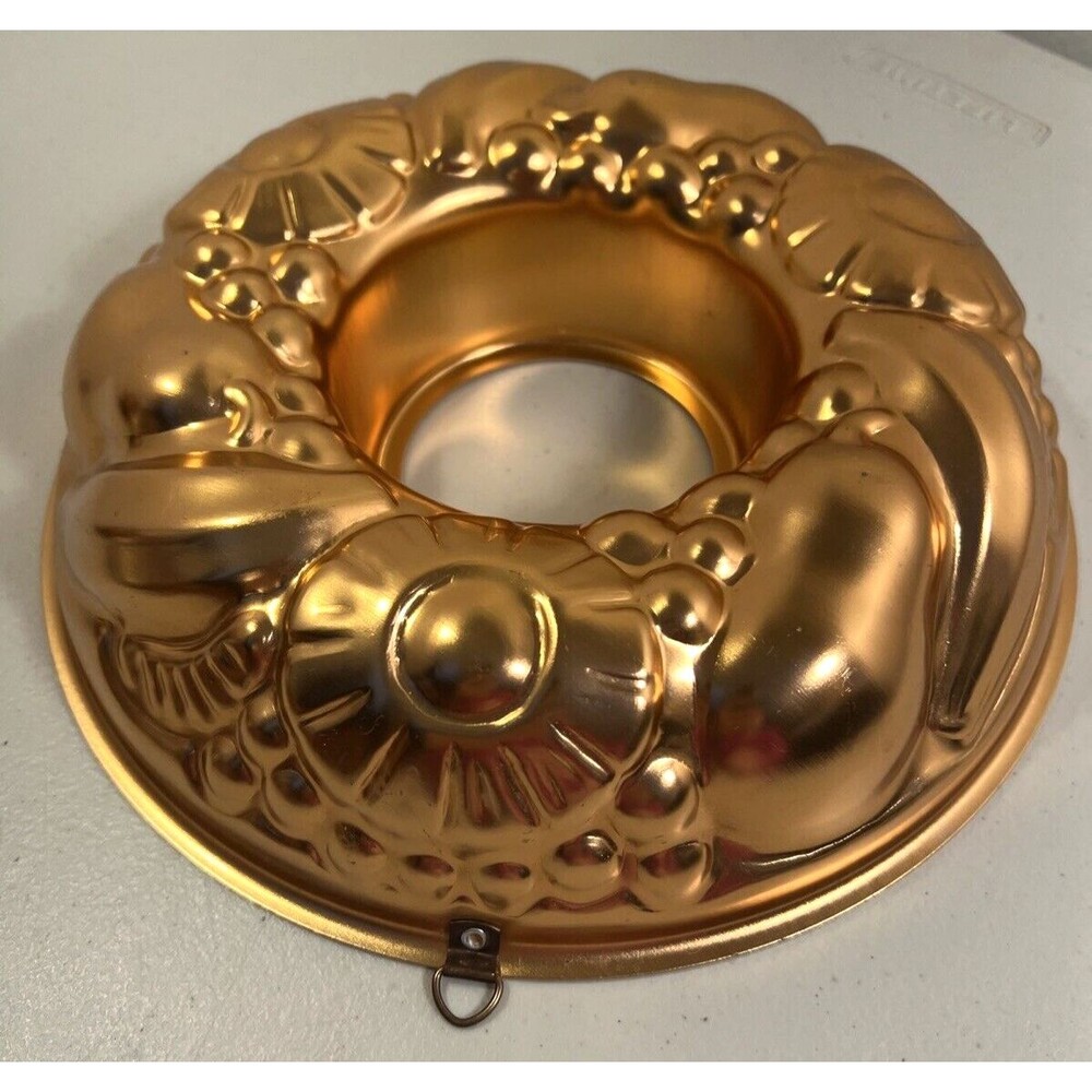 Copper Aluminum Mold Jello/Cake Pan 10" Wide, Can Be Hung In Great Shape!
